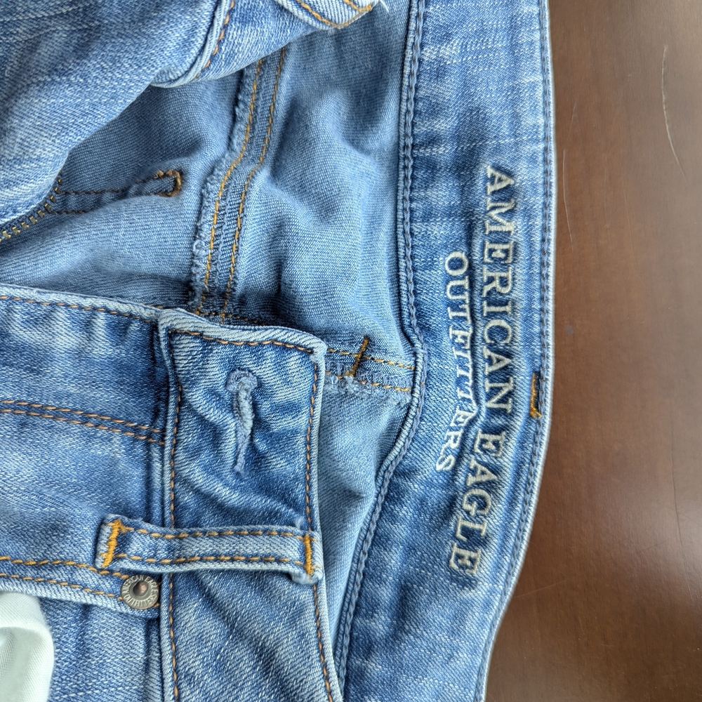 American Eagle Outfitters Straight Super Stretch Light Wash Jeans - Picture 5 of 5